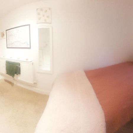Centrel To London Single Bed Room Quiet Home With Host And Breakfast Εξωτερικό φωτογραφία