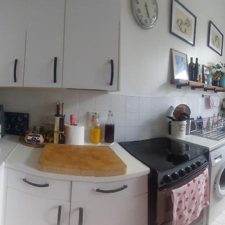 Centrel To London Single Bed Room Quiet Home With Host And Breakfast Εξωτερικό φωτογραφία